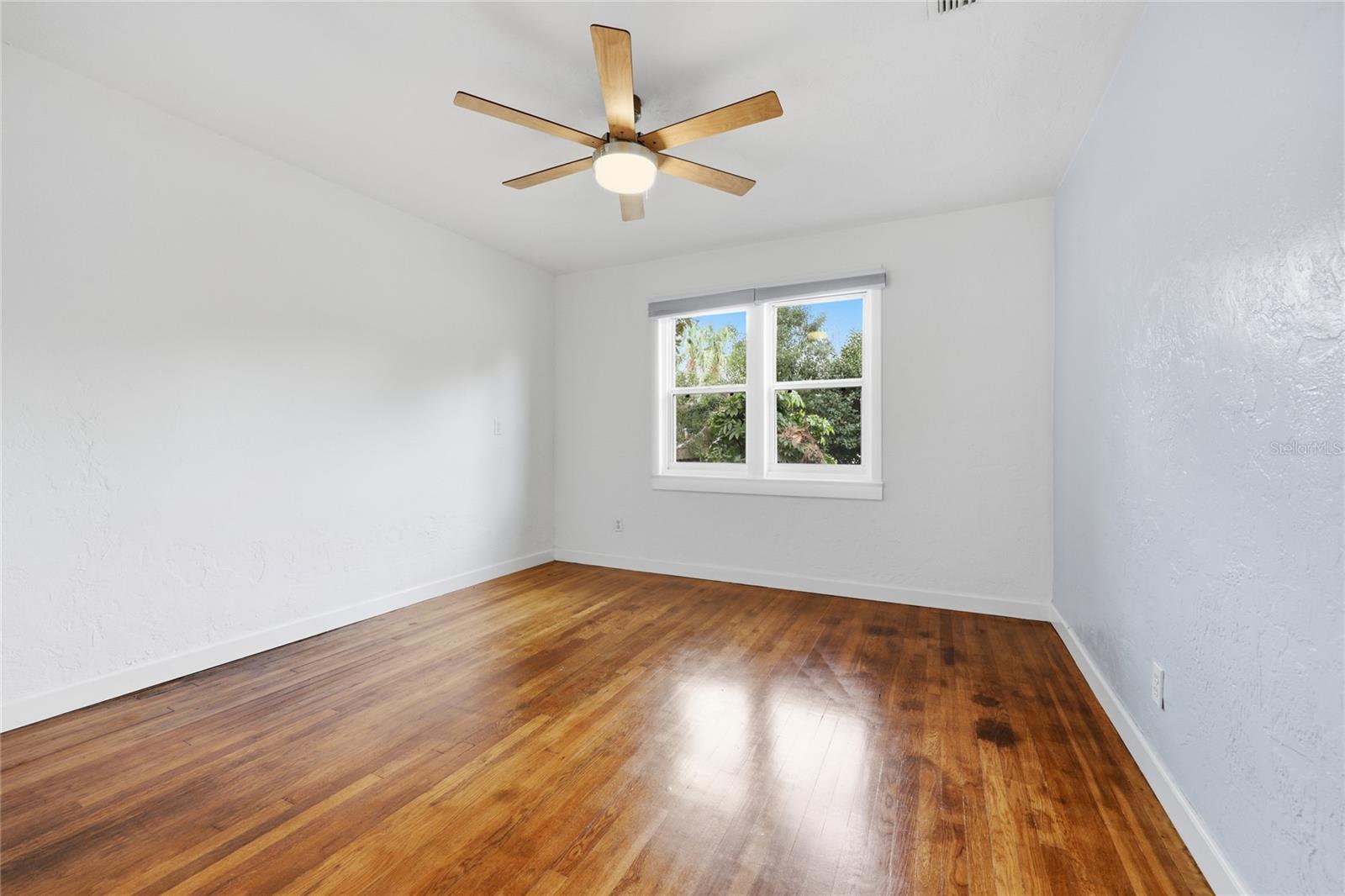 Image 15 of 51 For 1115 35th Avenue