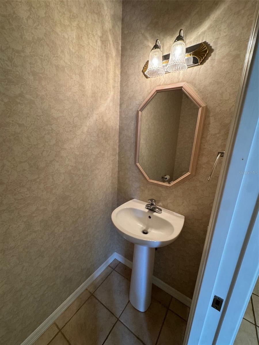 Image 10 of 18 For 4404 91st Drive