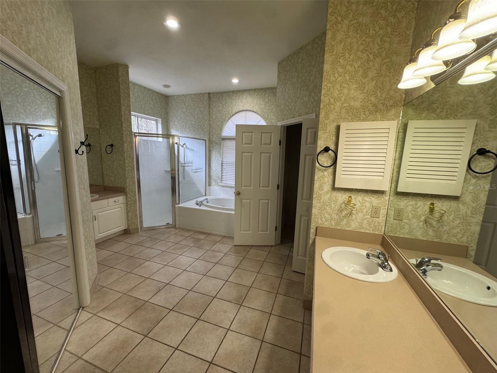 Image 7 of 18 For 4404 91st Drive