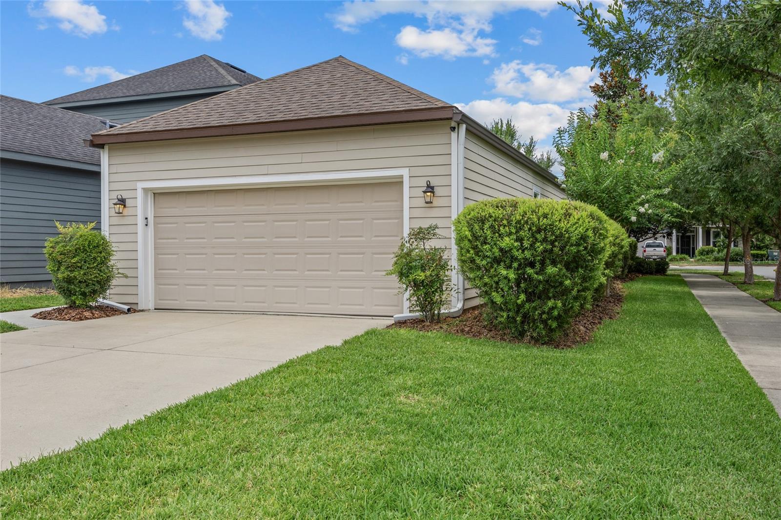 Image 5 of 30 For 8251 78th Lane