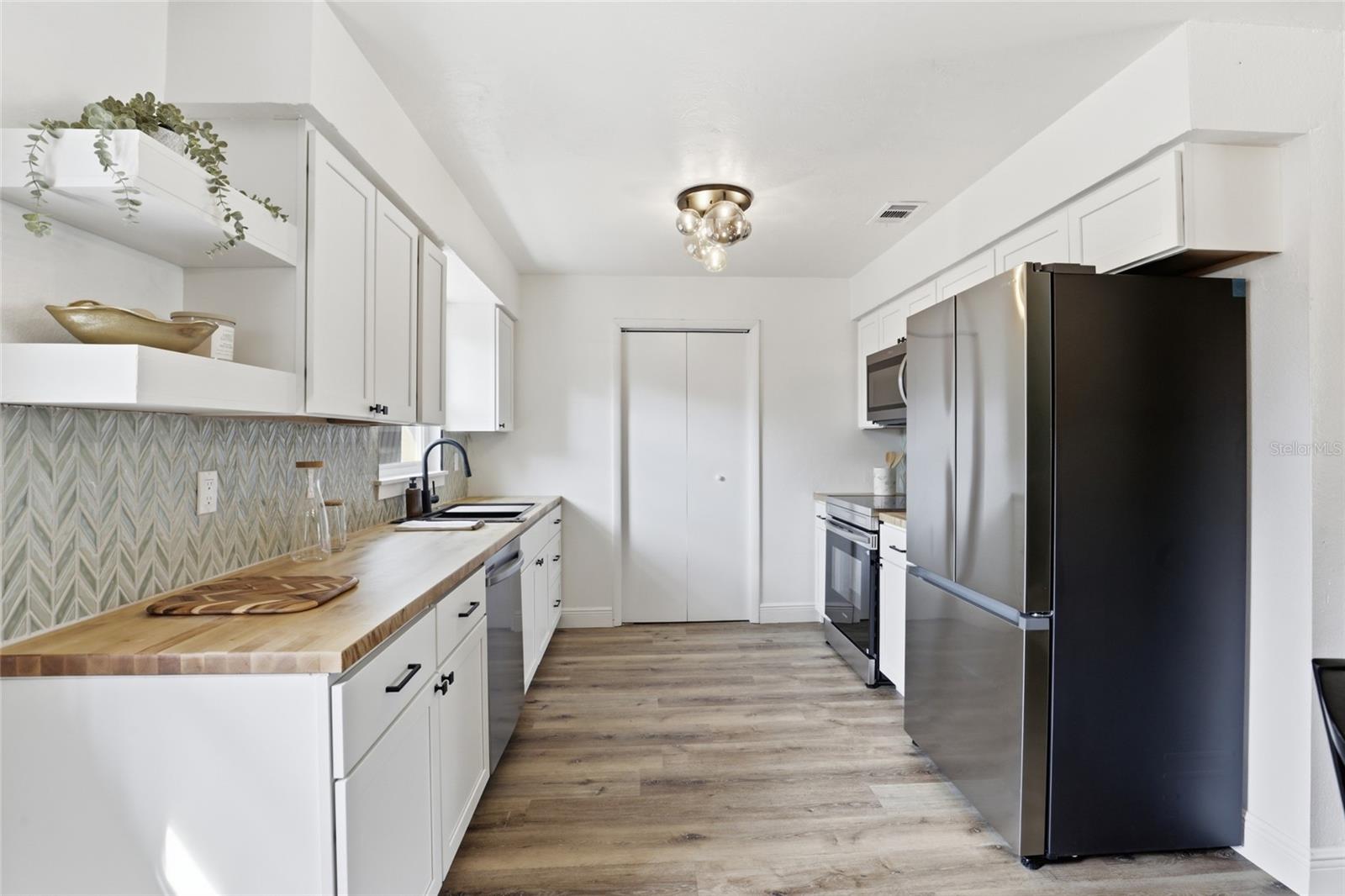 Image 15 of 30 For 710 253rd Street