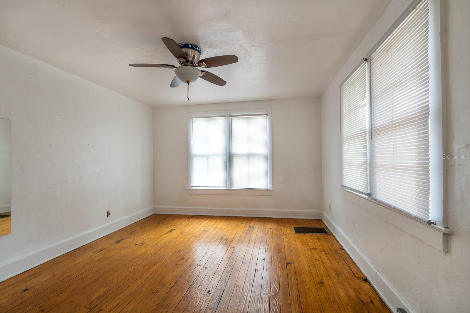 Image 5 of 9 For 2523 6th Street 3