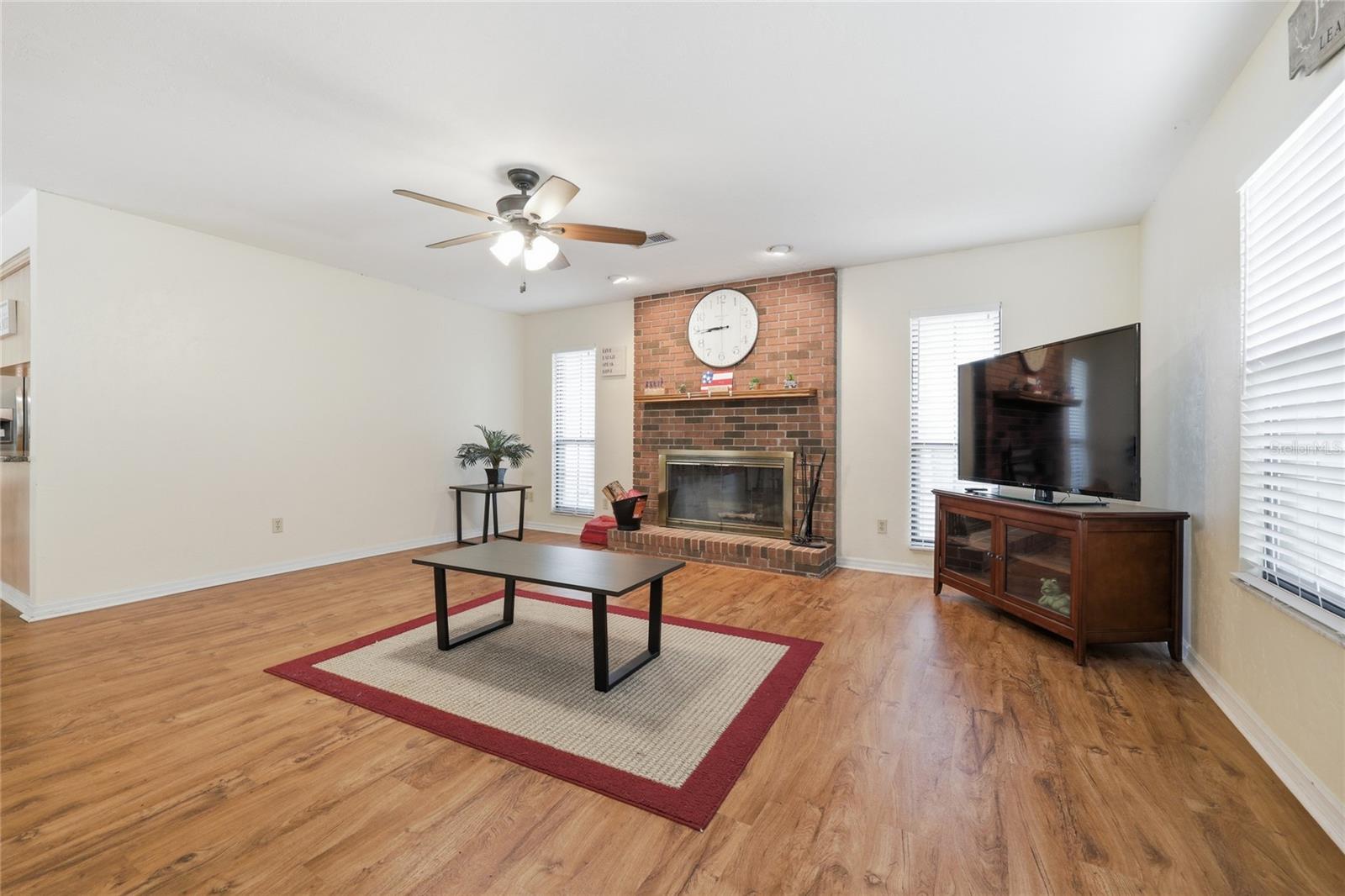 Image 19 of 72 For 18784 230th Street