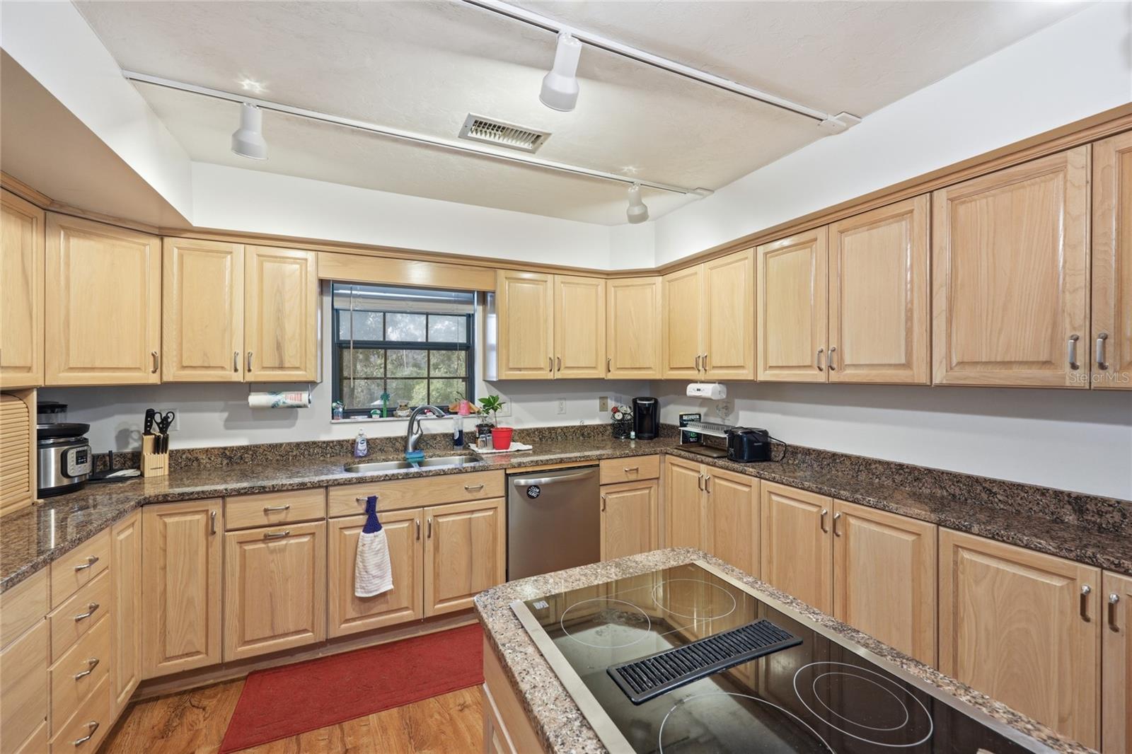 Image 23 of 72 For 18784 230th Street