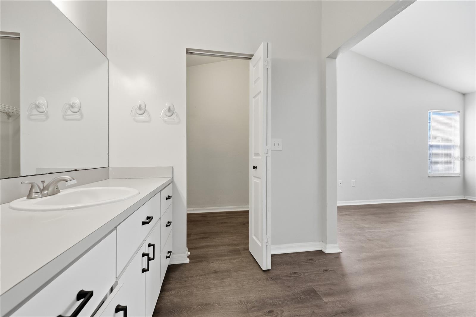 Image 18 of 26 For 4437 35th Street