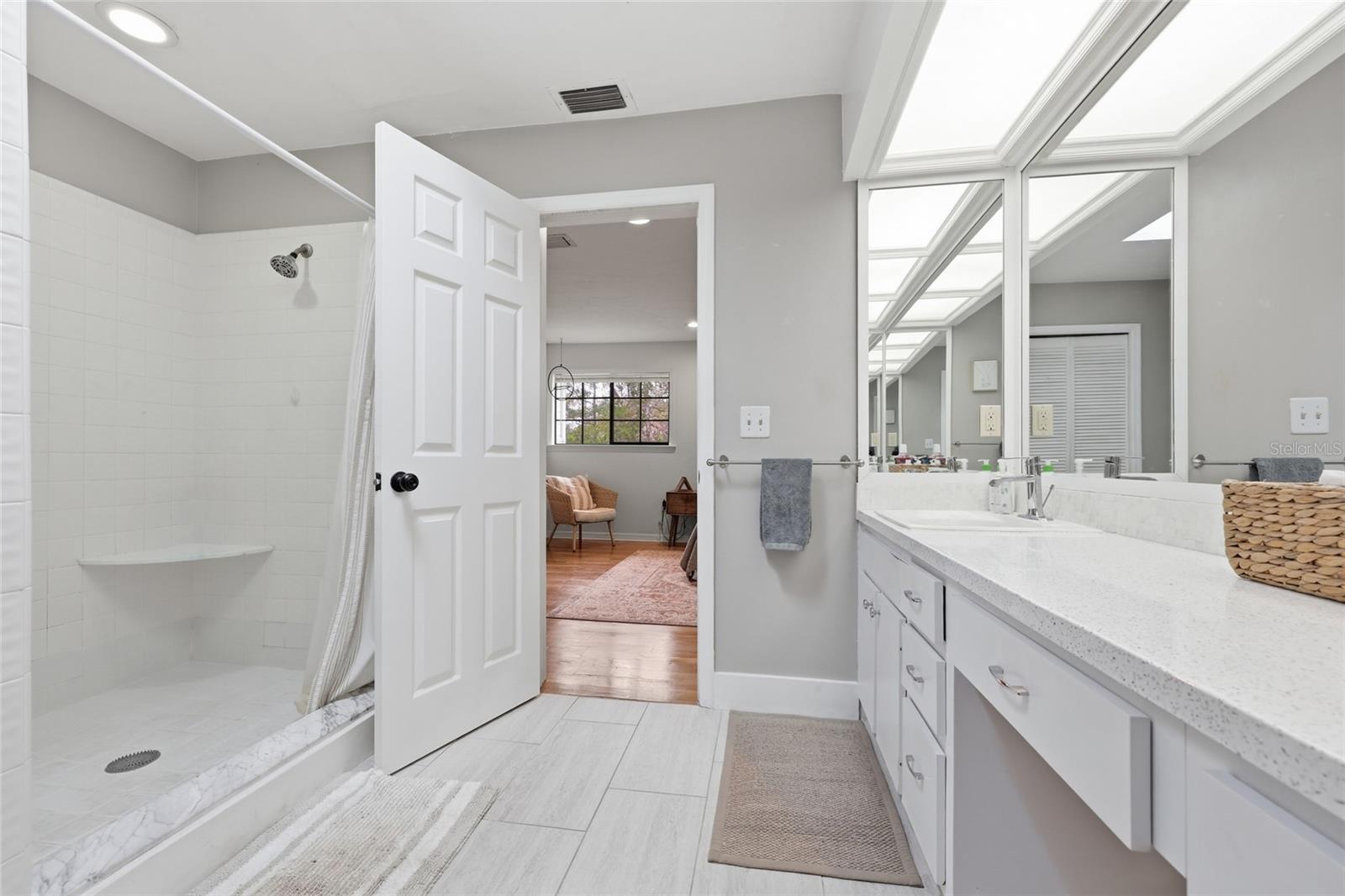 Image 18 of 34 For 5324 9th Lane