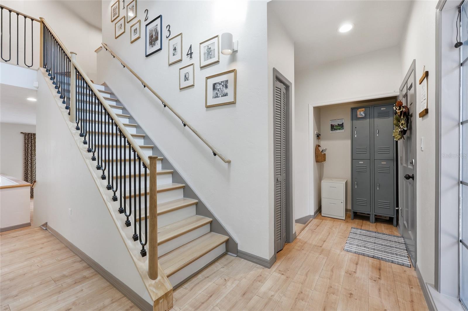 Image 4 of 34 For 5324 9th Lane