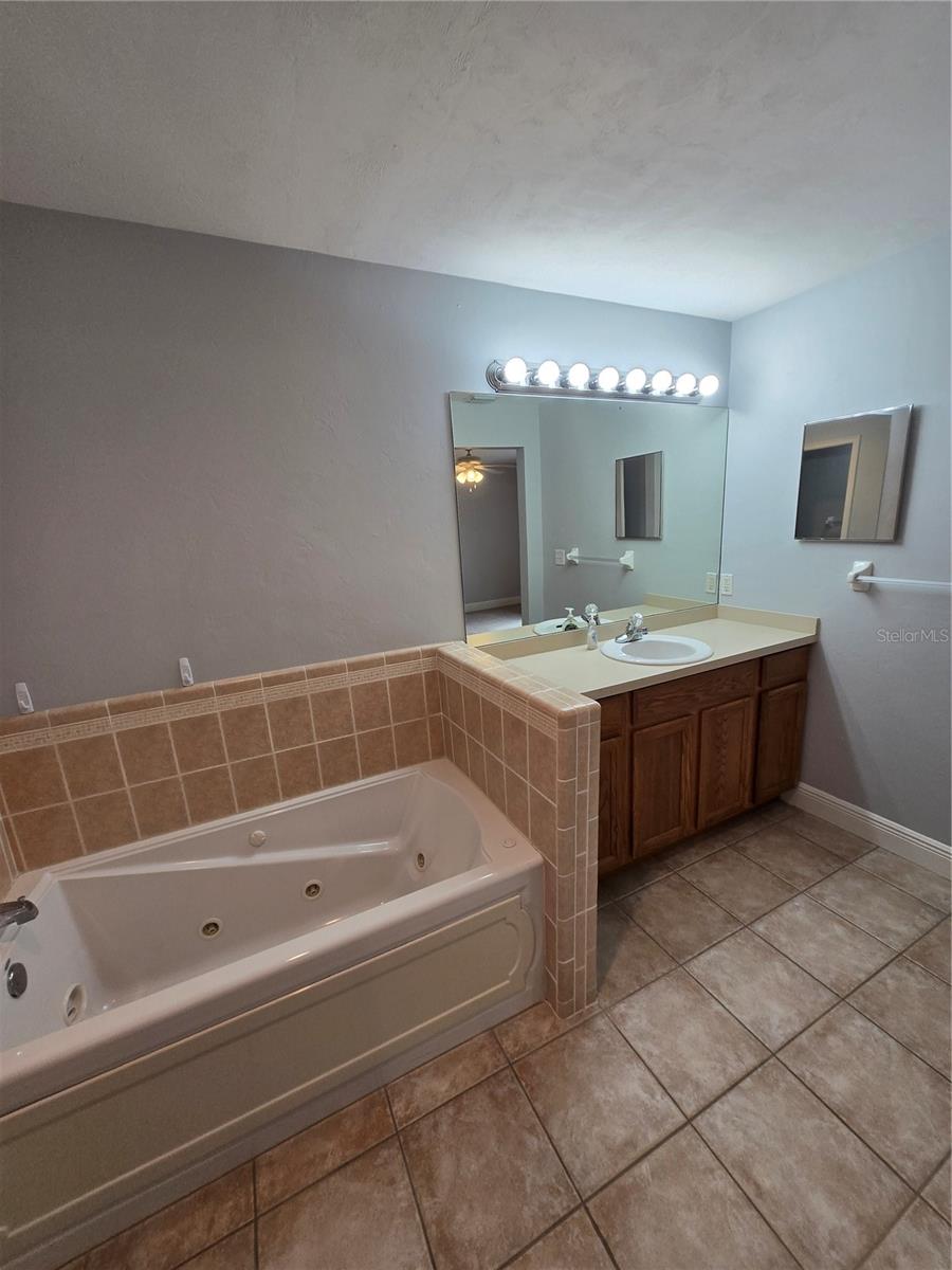 Image 22 of 48 For 2631 104th Court B