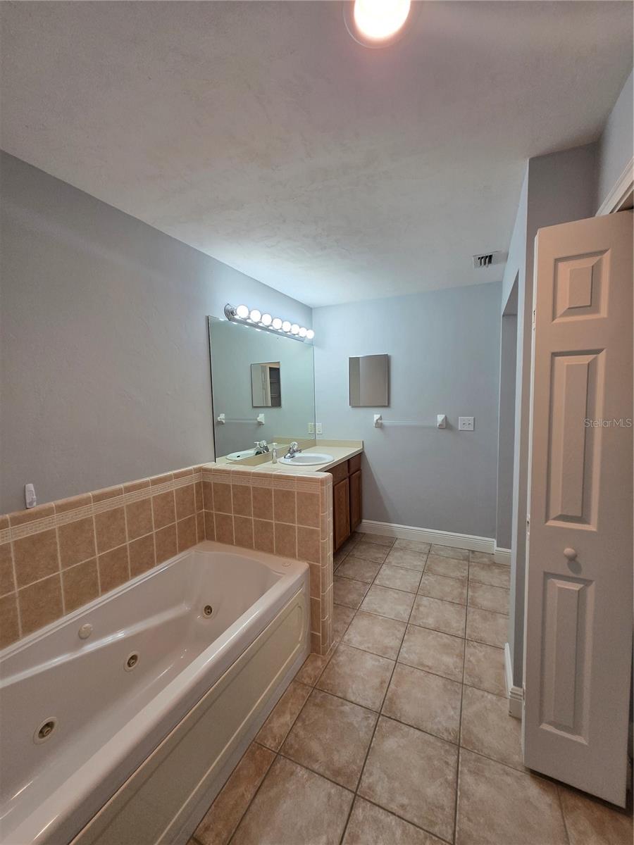 Image 23 of 48 For 2631 104th Court B