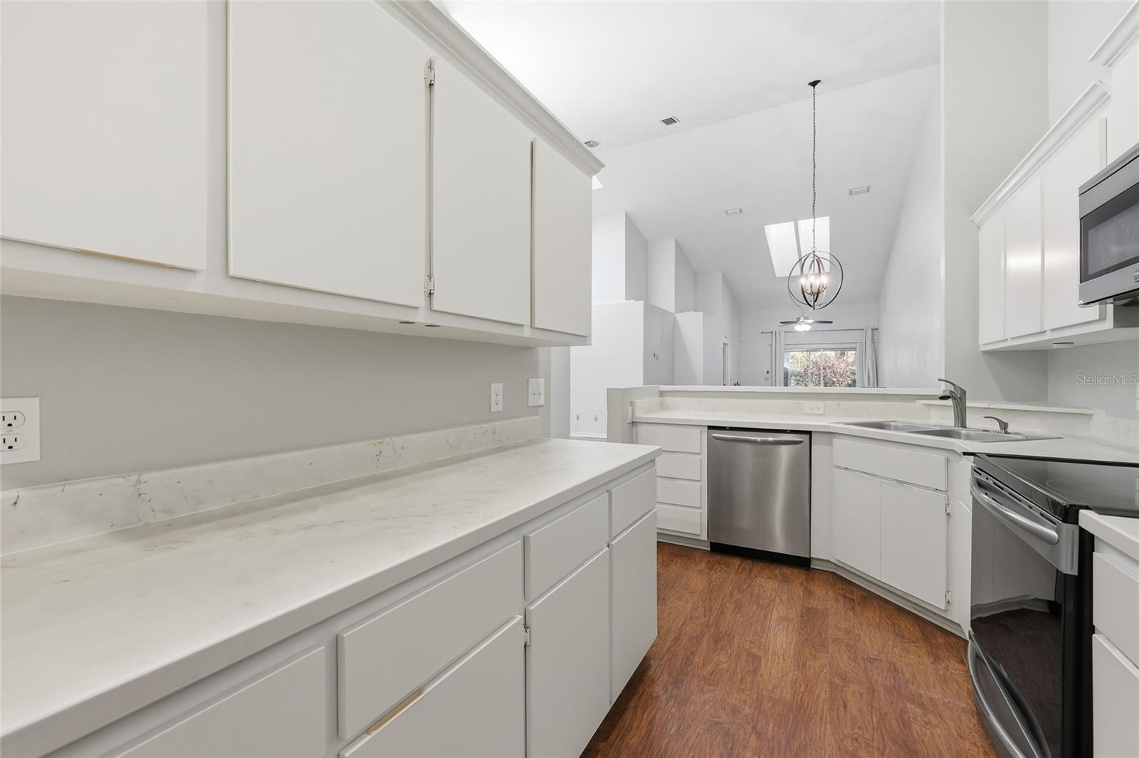 Image 12 of 24 For 5052 9th Lane