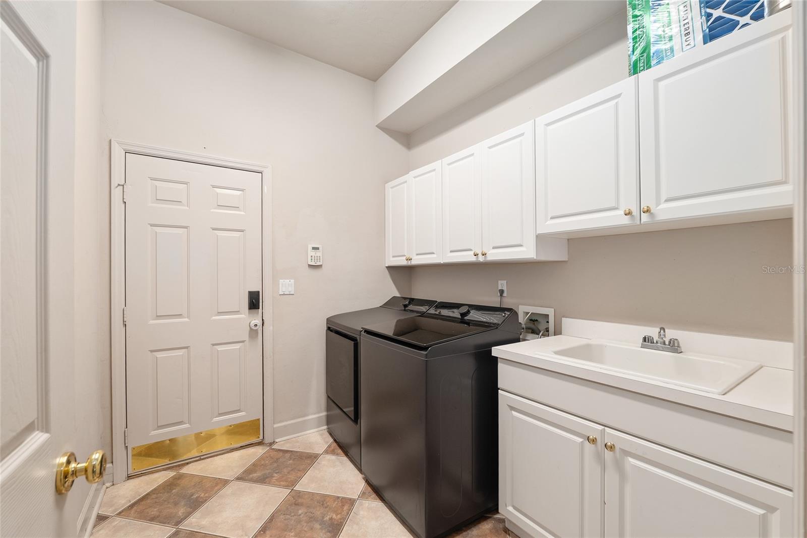 Image 37 of 62 For 4115 37th Terrace