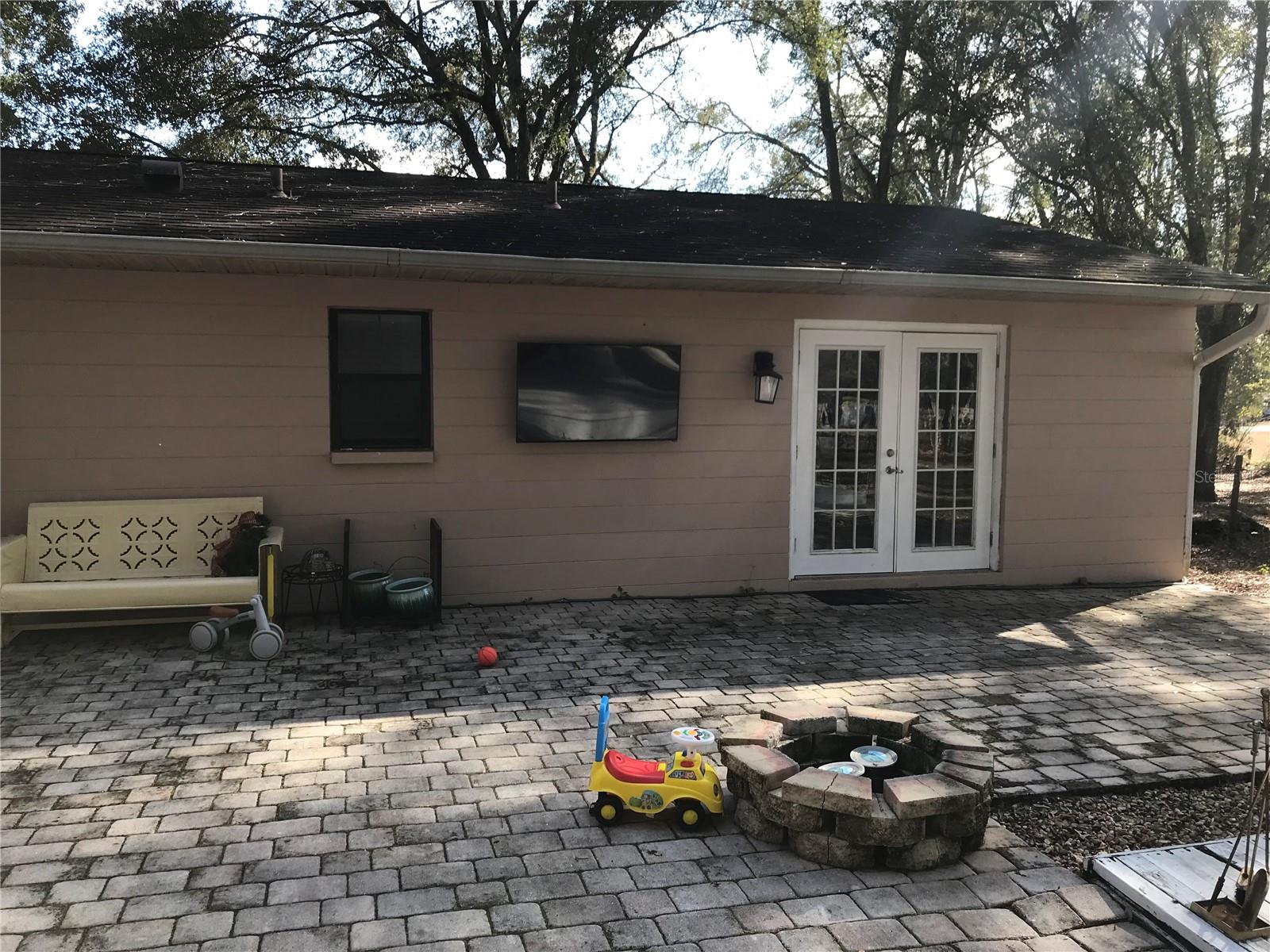 Image 7 of 24 For 10814 89th Court