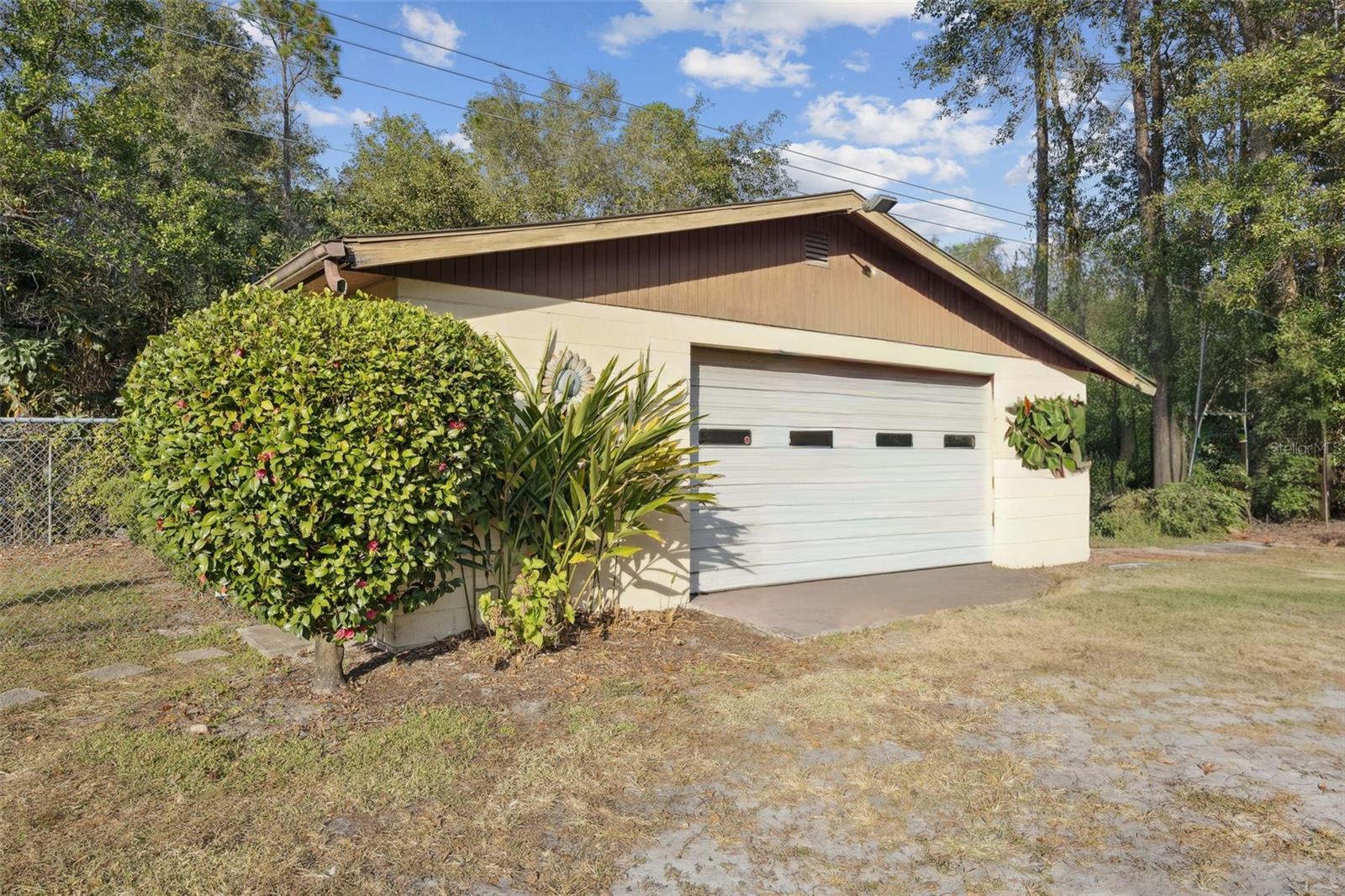 Image 18 of 23 For 100 Waterway Avenue