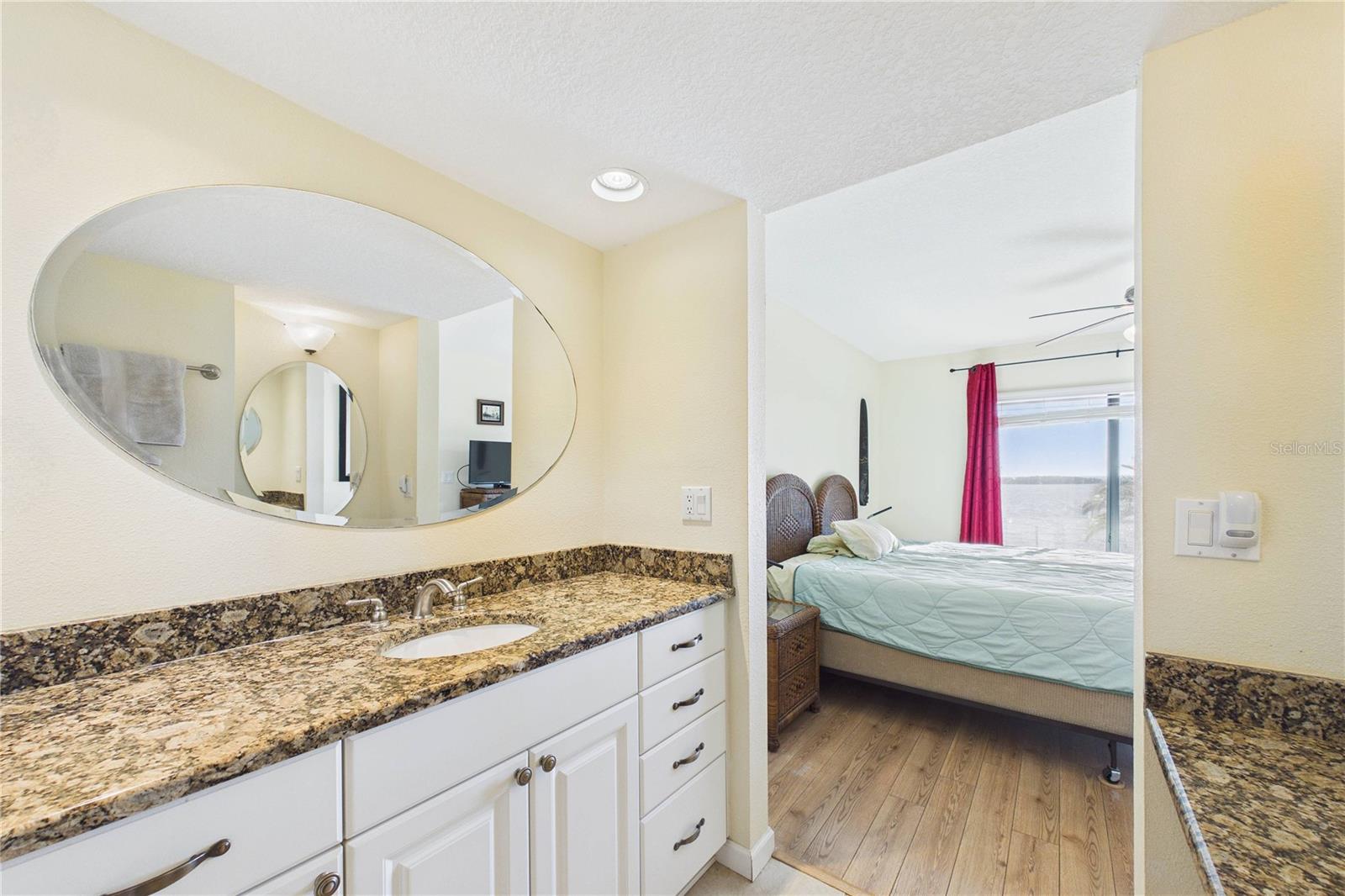 Image 21 of 52 For 4550 Bay Boulevard 1226