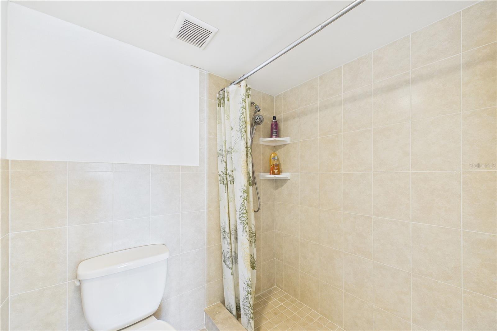 Image 25 of 52 For 4550 Bay Boulevard 1226