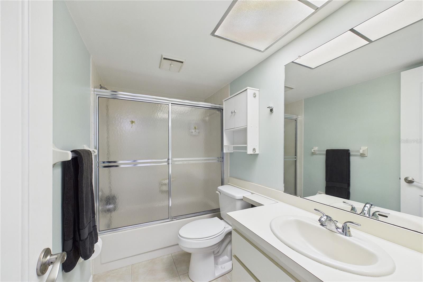 Image 29 of 52 For 4550 Bay Boulevard 1226