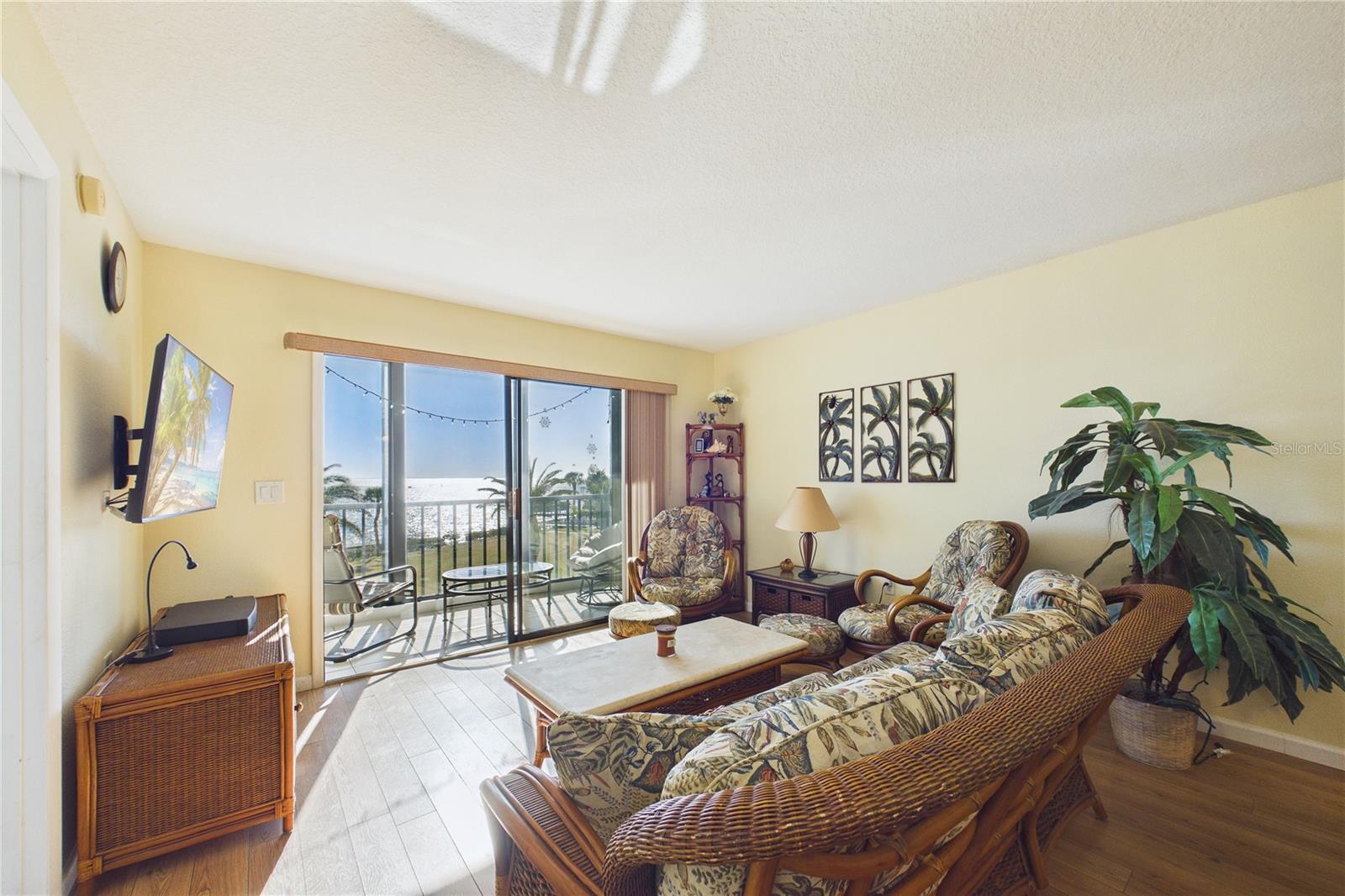 Image 3 of 52 For 4550 Bay Boulevard 1226