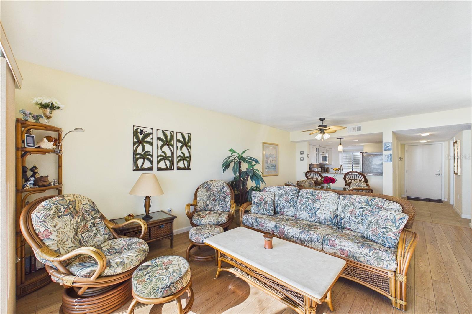 Image 4 of 52 For 4550 Bay Boulevard 1226