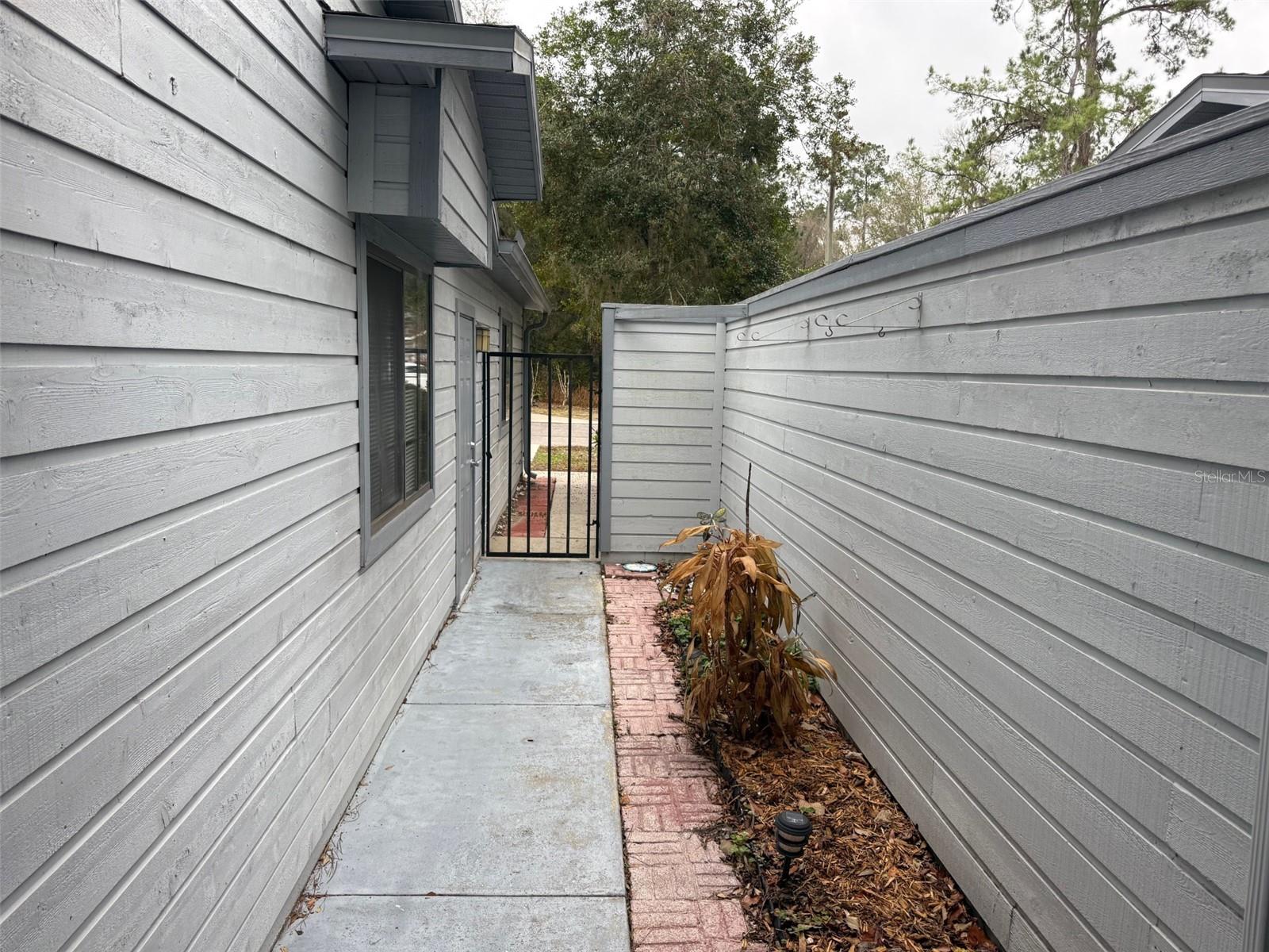 Image 4 of 26 For 7078 52nd Terrace