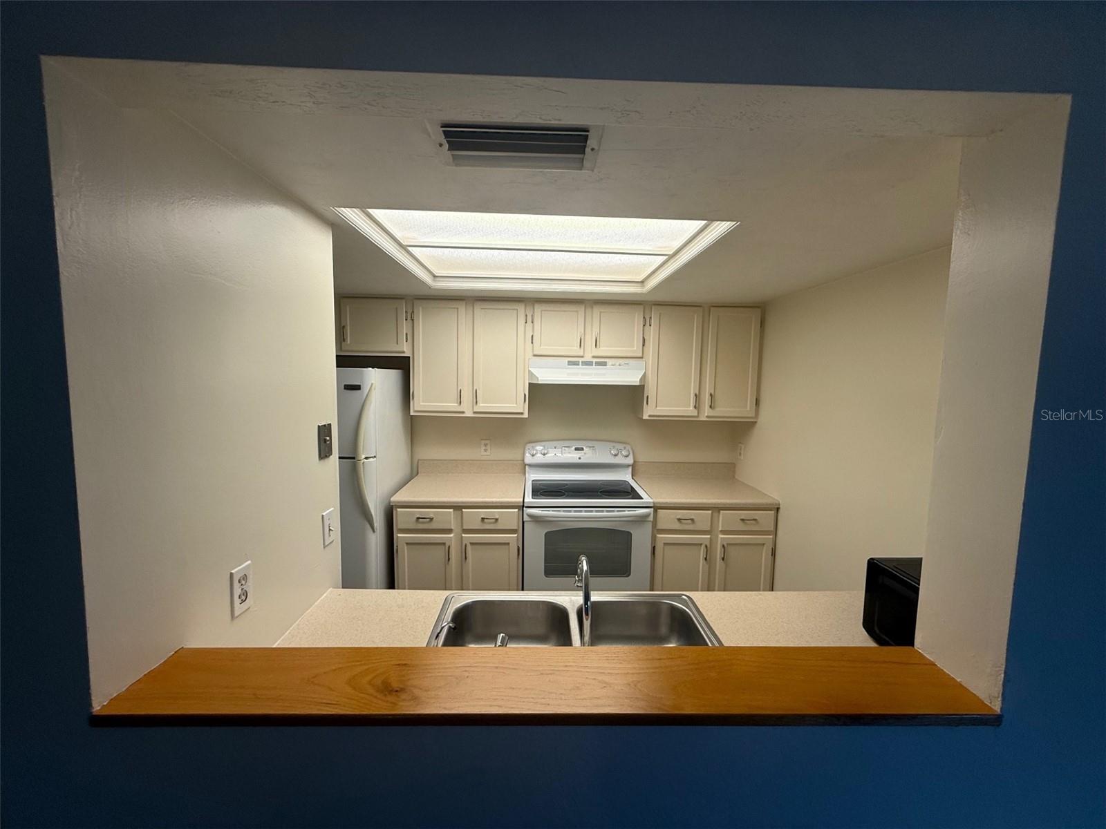 Image 7 of 26 For 7078 52nd Terrace