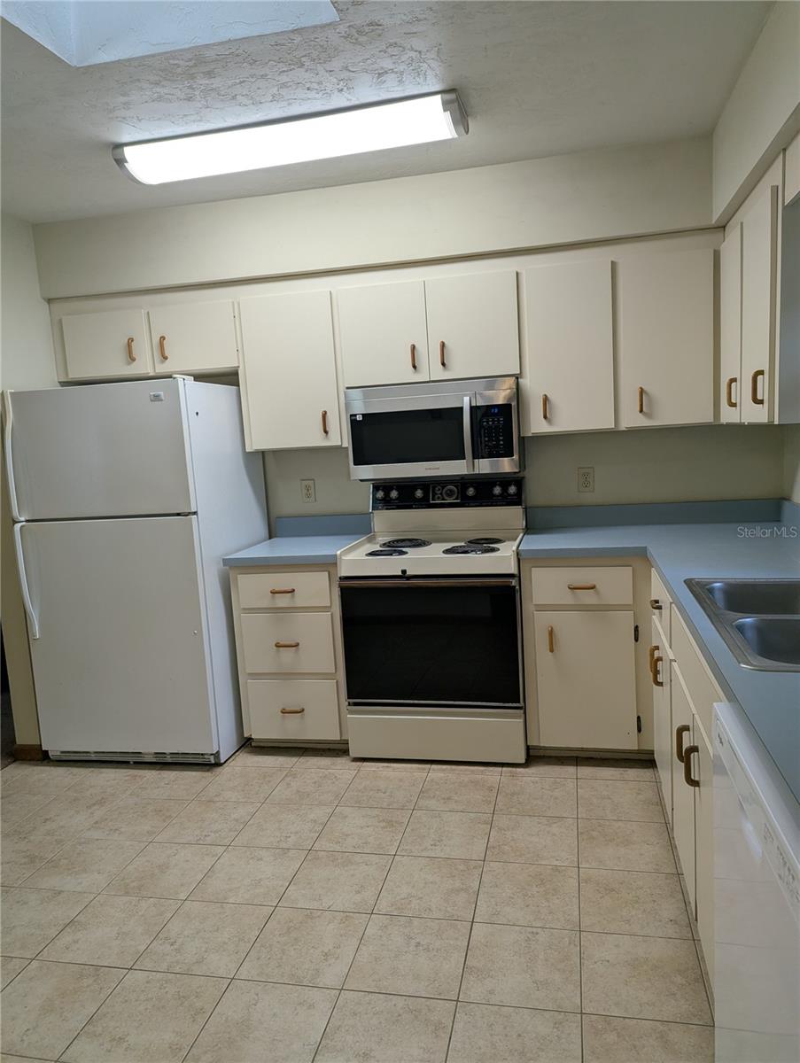 Image 4 of 15 For 2624 4th Avenue