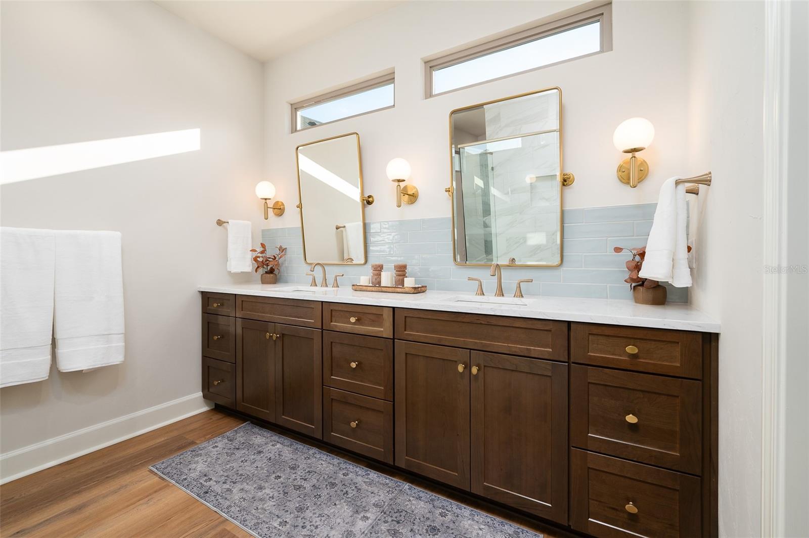 Image 19 of 35 For 14098 7th Place