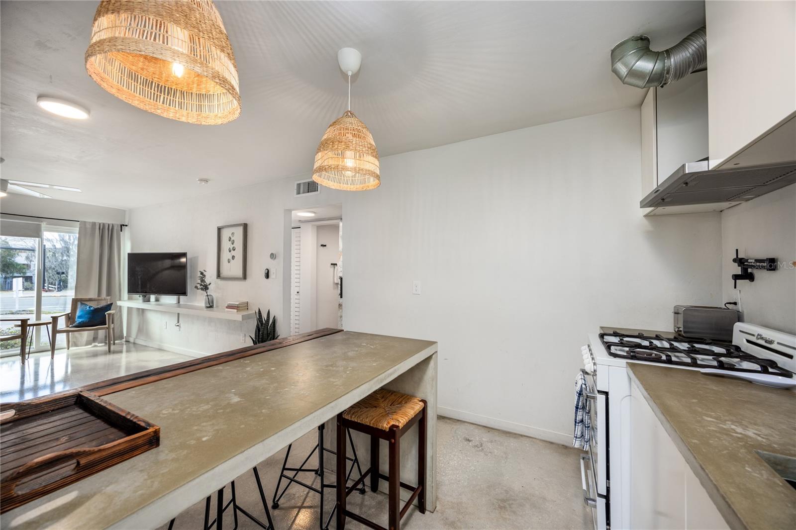 Image 12 of 22 For 1700 16th Court E2