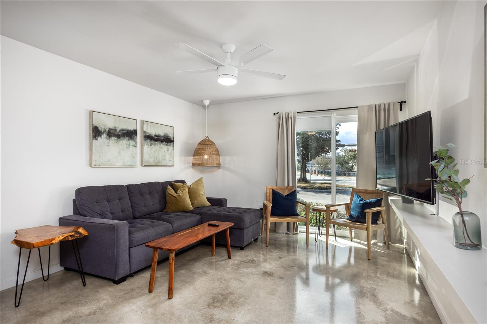 Image 4 of 22 For 1700 16th Court E2