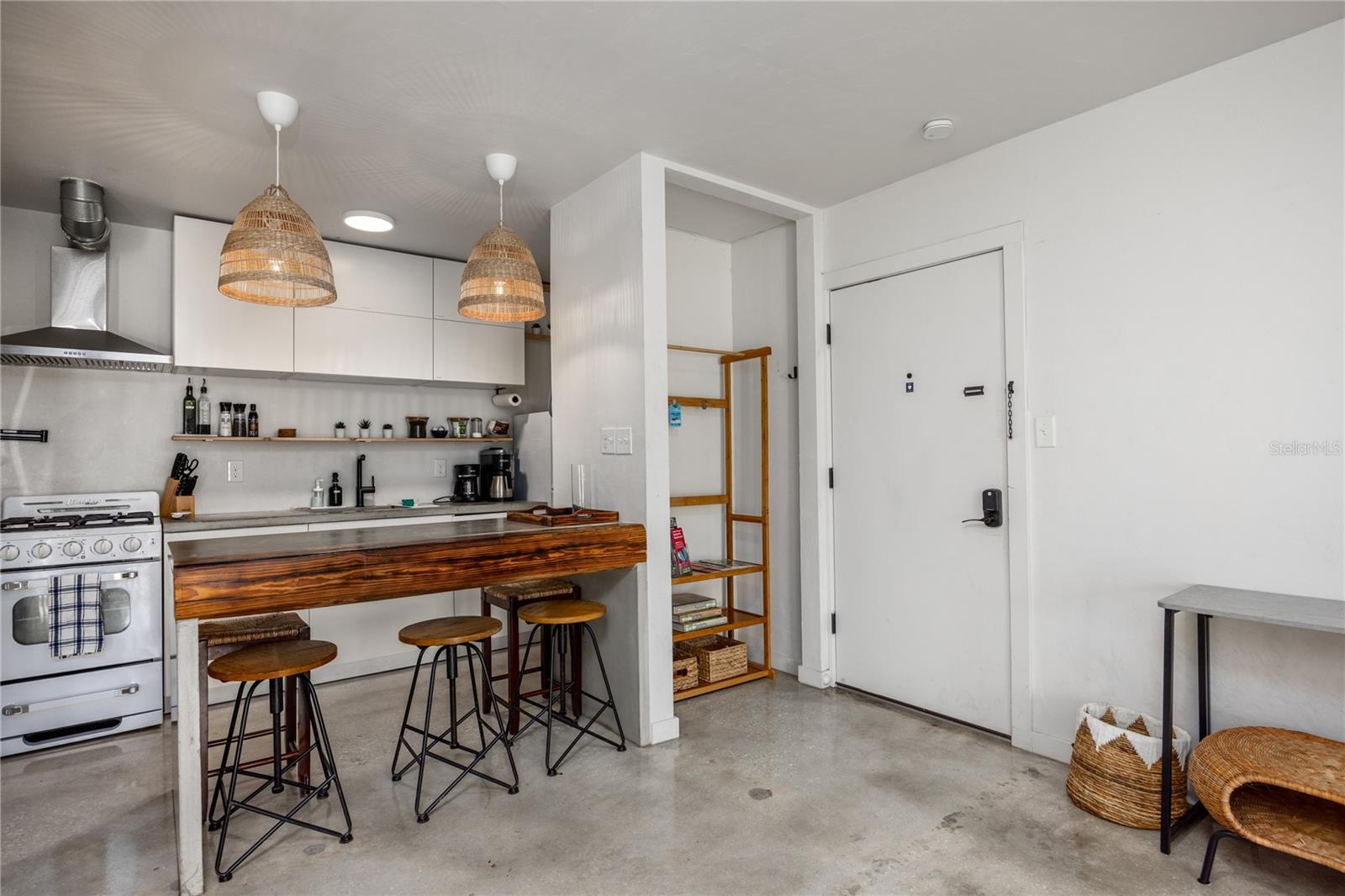 Image 7 of 22 For 1700 16th Court E2