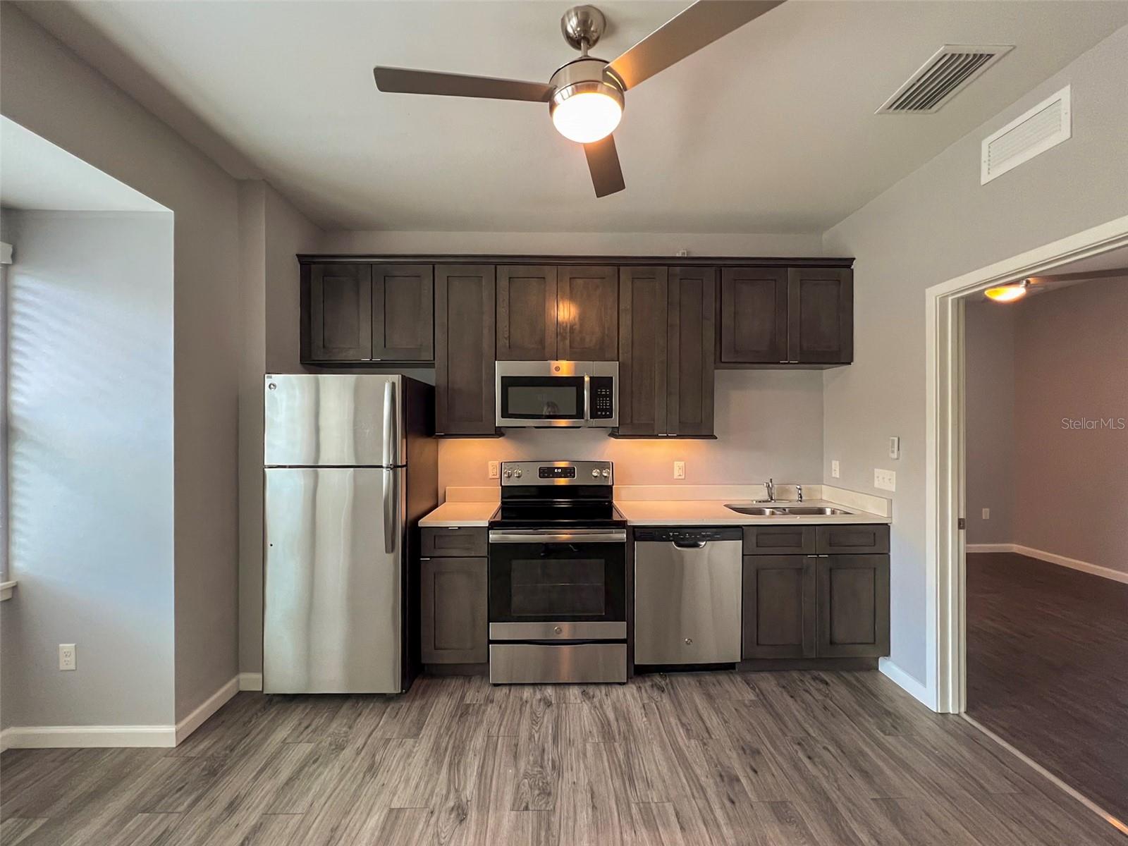 Image 4 of 23 For 204 18th Street 5