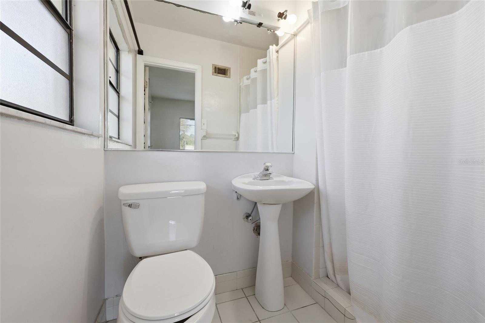 Image 18 of 21 For 2049 15th Street