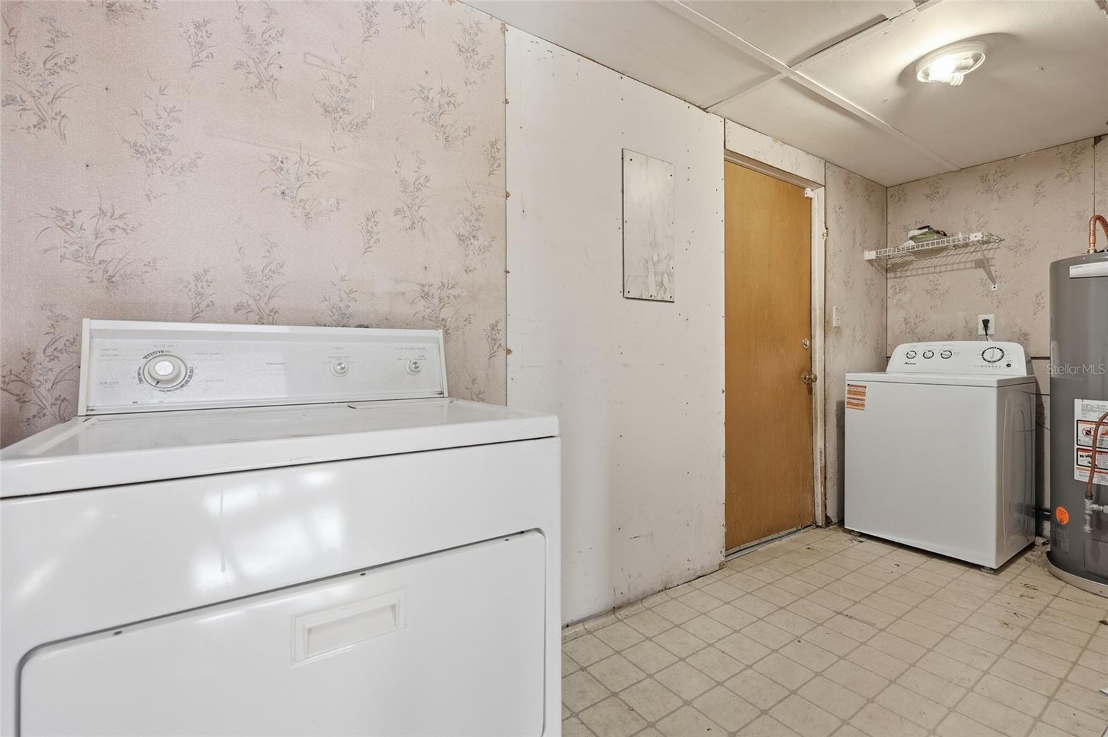 Image 19 of 21 For 2049 15th Street