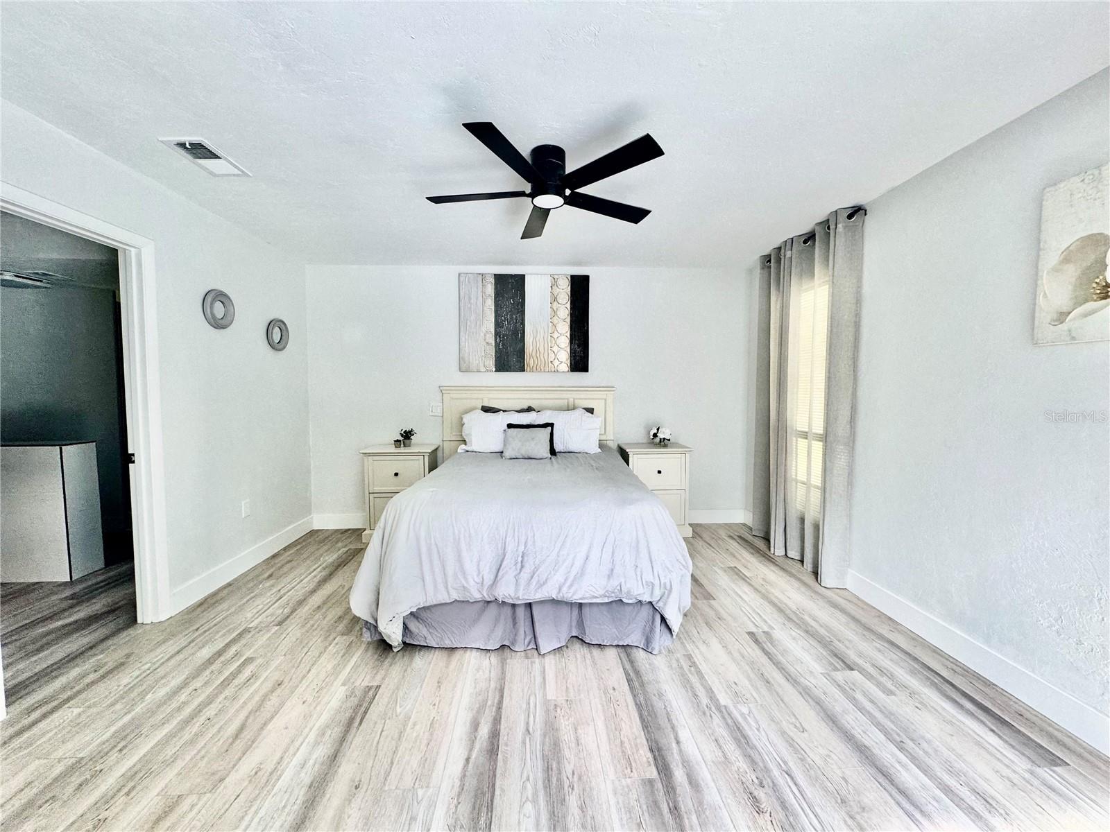 Image 13 of 36 For 5407 82nd Terrace