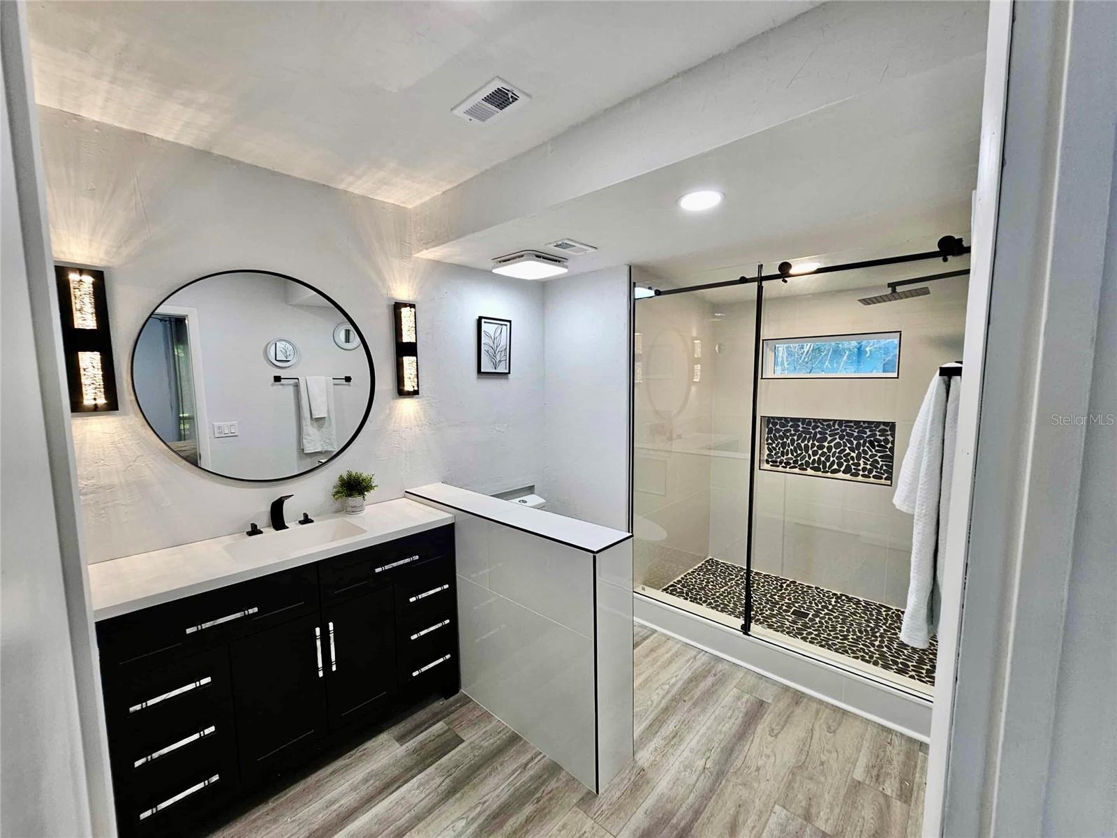 Image 15 of 36 For 5407 82nd Terrace