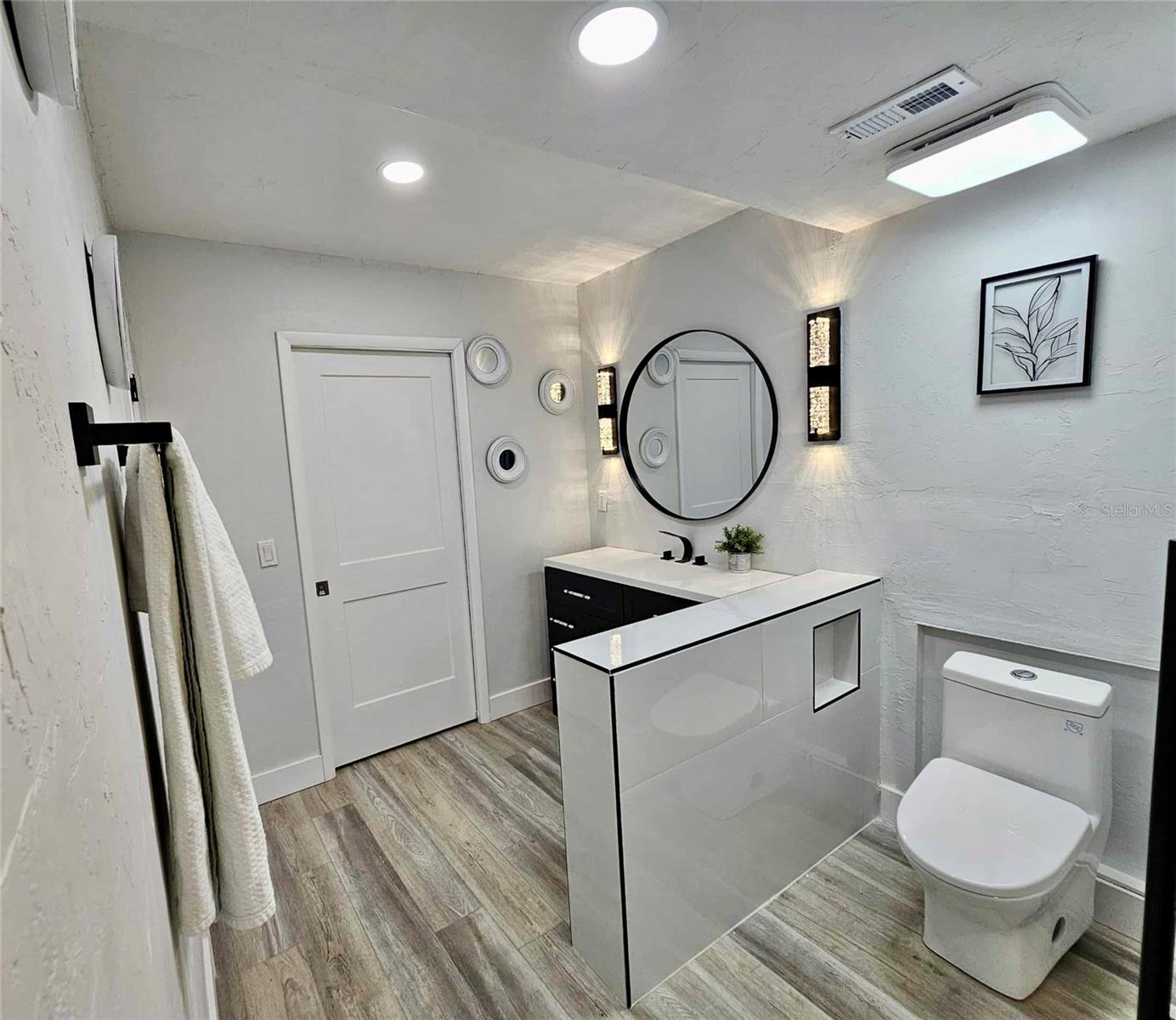 Image 16 of 36 For 5407 82nd Terrace