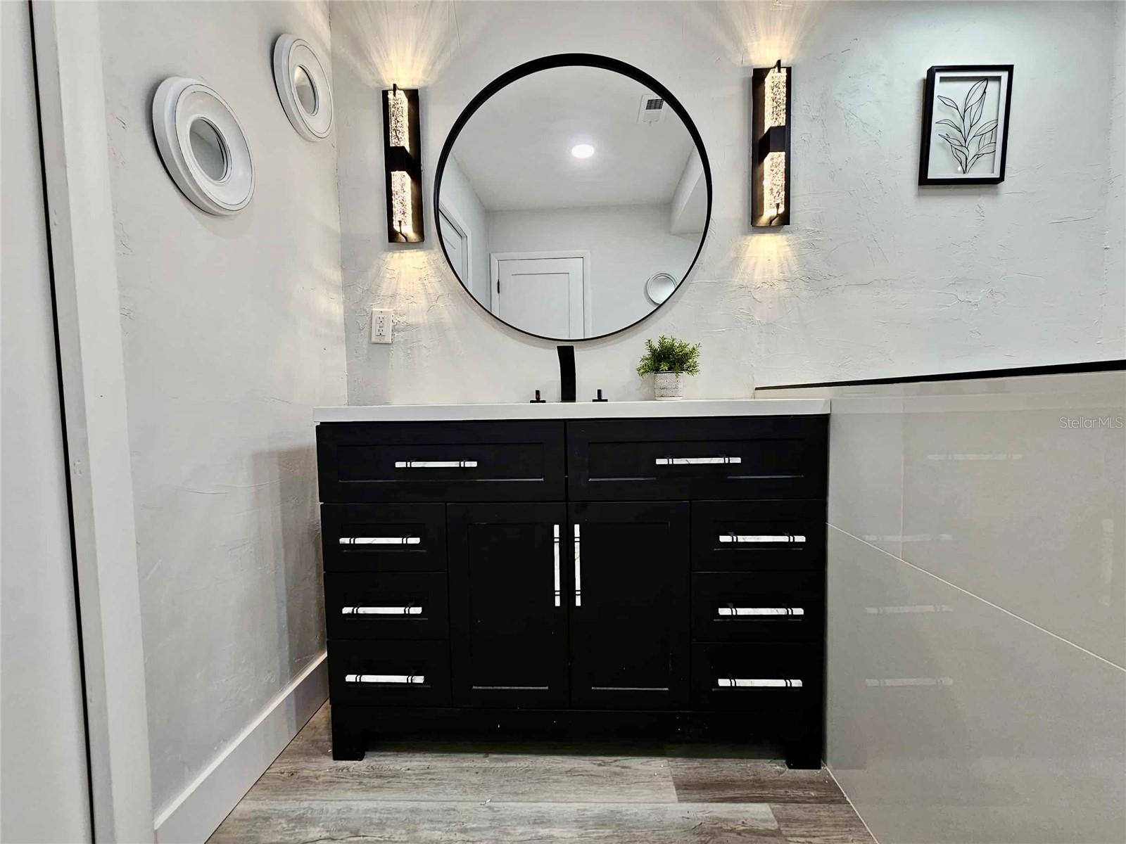 Image 18 of 36 For 5407 82nd Terrace