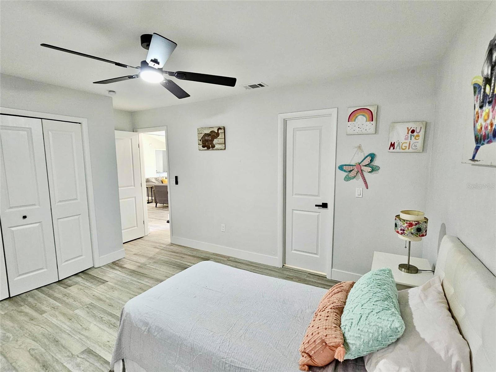 Image 19 of 36 For 5407 82nd Terrace