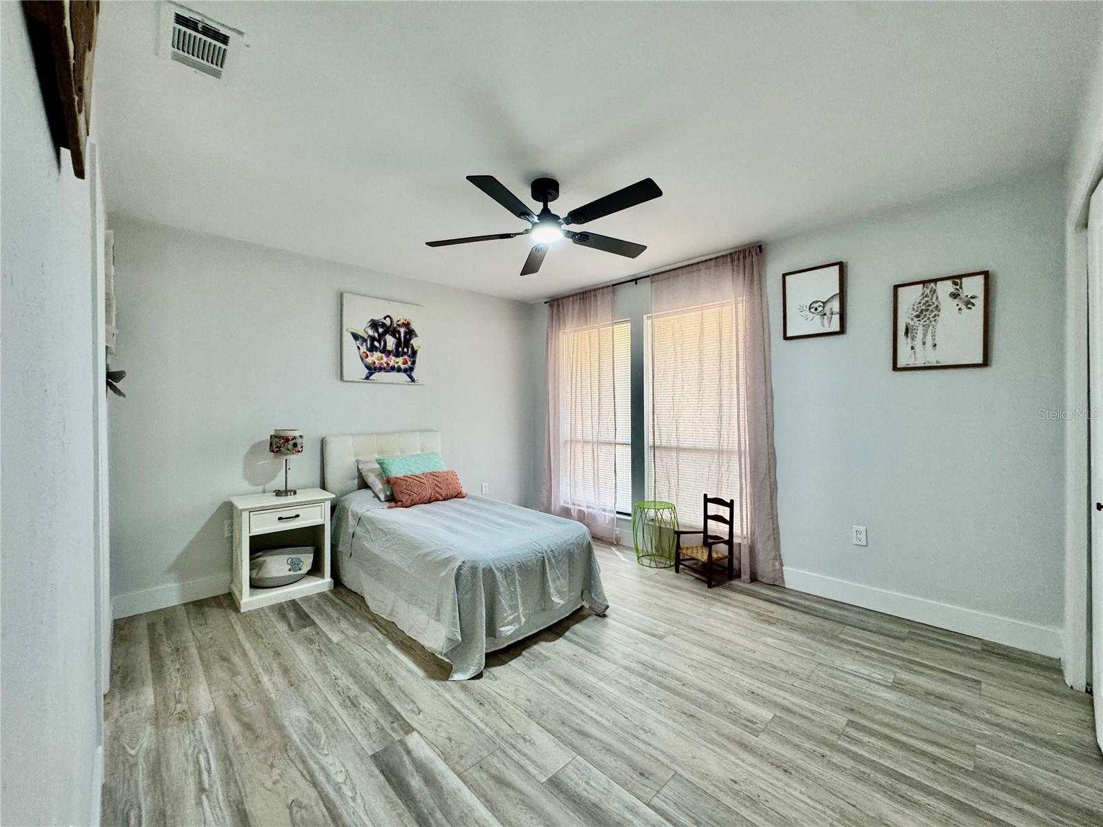 Image 20 of 36 For 5407 82nd Terrace