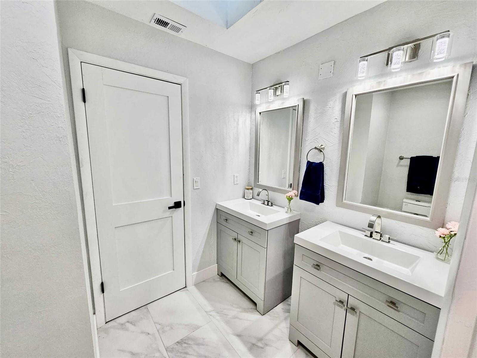 Image 21 of 36 For 5407 82nd Terrace