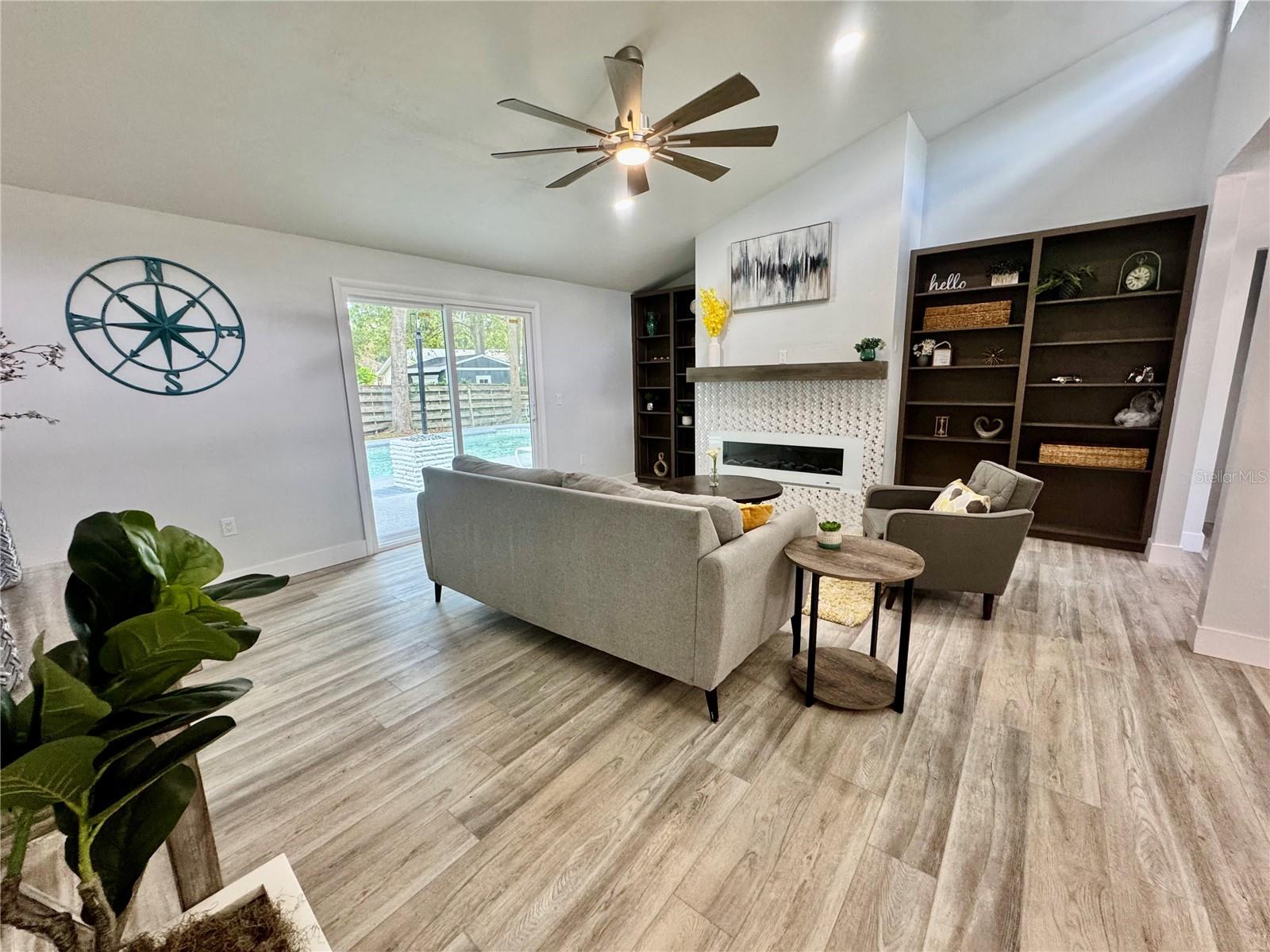 Image 5 of 36 For 5407 82nd Terrace