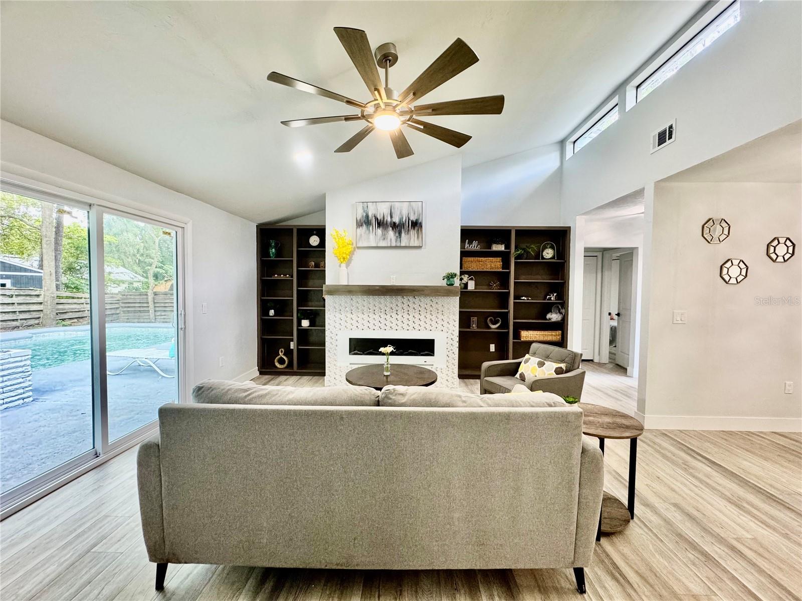 Image 6 of 36 For 5407 82nd Terrace