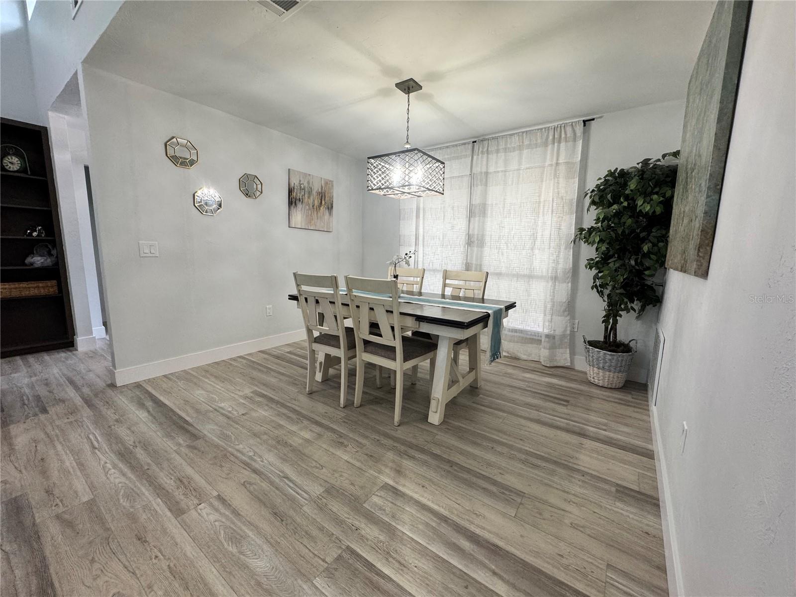 Image 7 of 36 For 5407 82nd Terrace