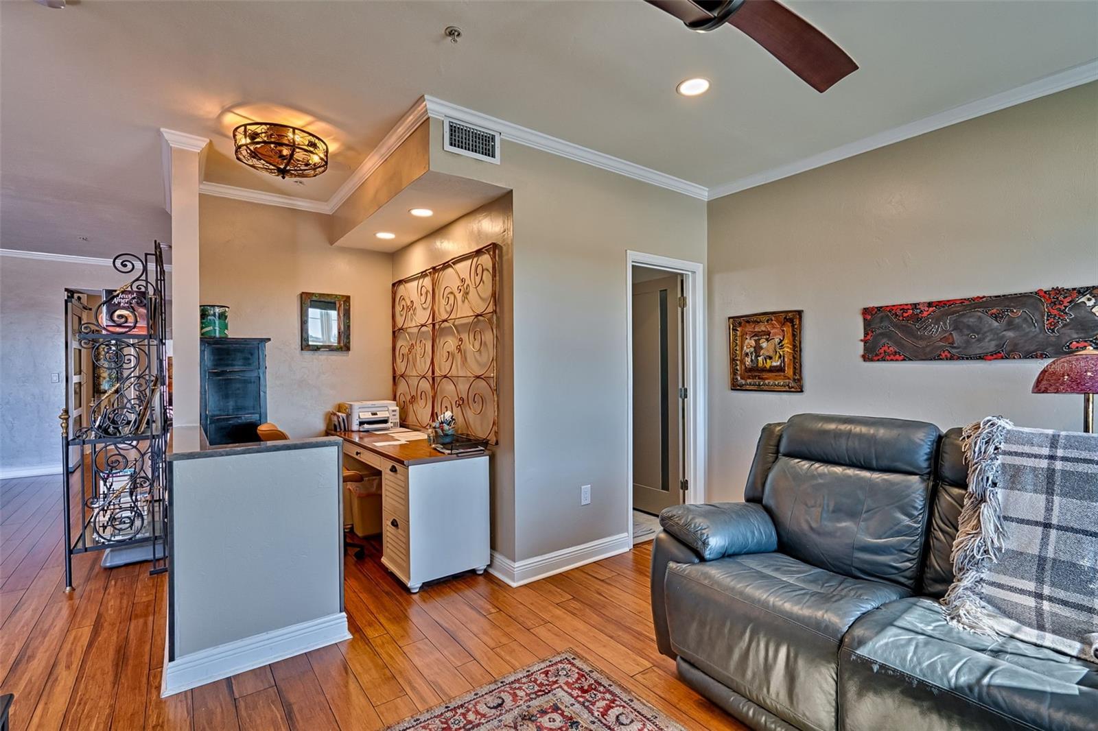 Image 20 of 37 For 201 2nd Avenue 317