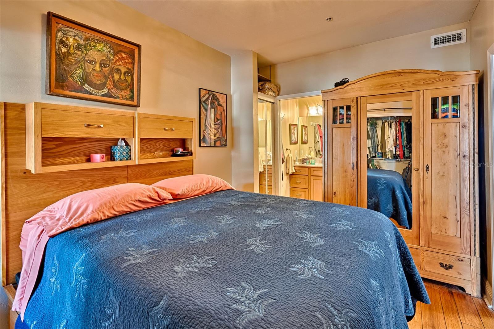 Image 26 of 37 For 201 2nd Avenue 317