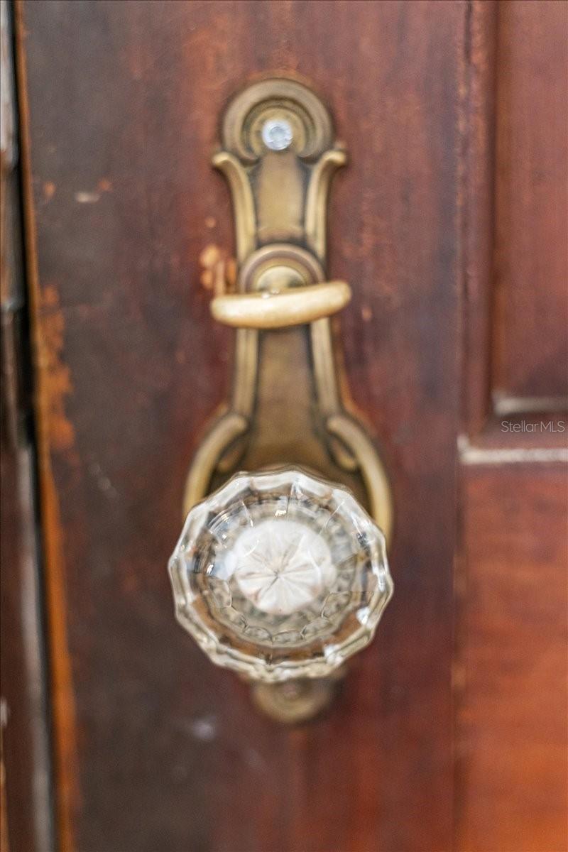 Image 32 of 47 For 396 Hillsboro Street