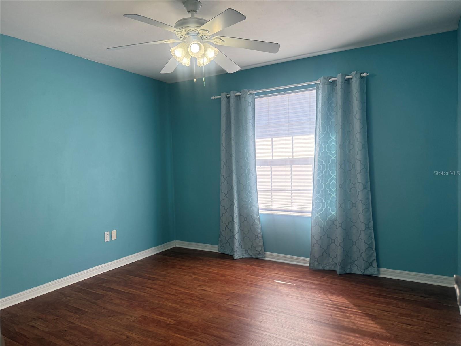 Image 4 of 14 For 10054 98 Avenue