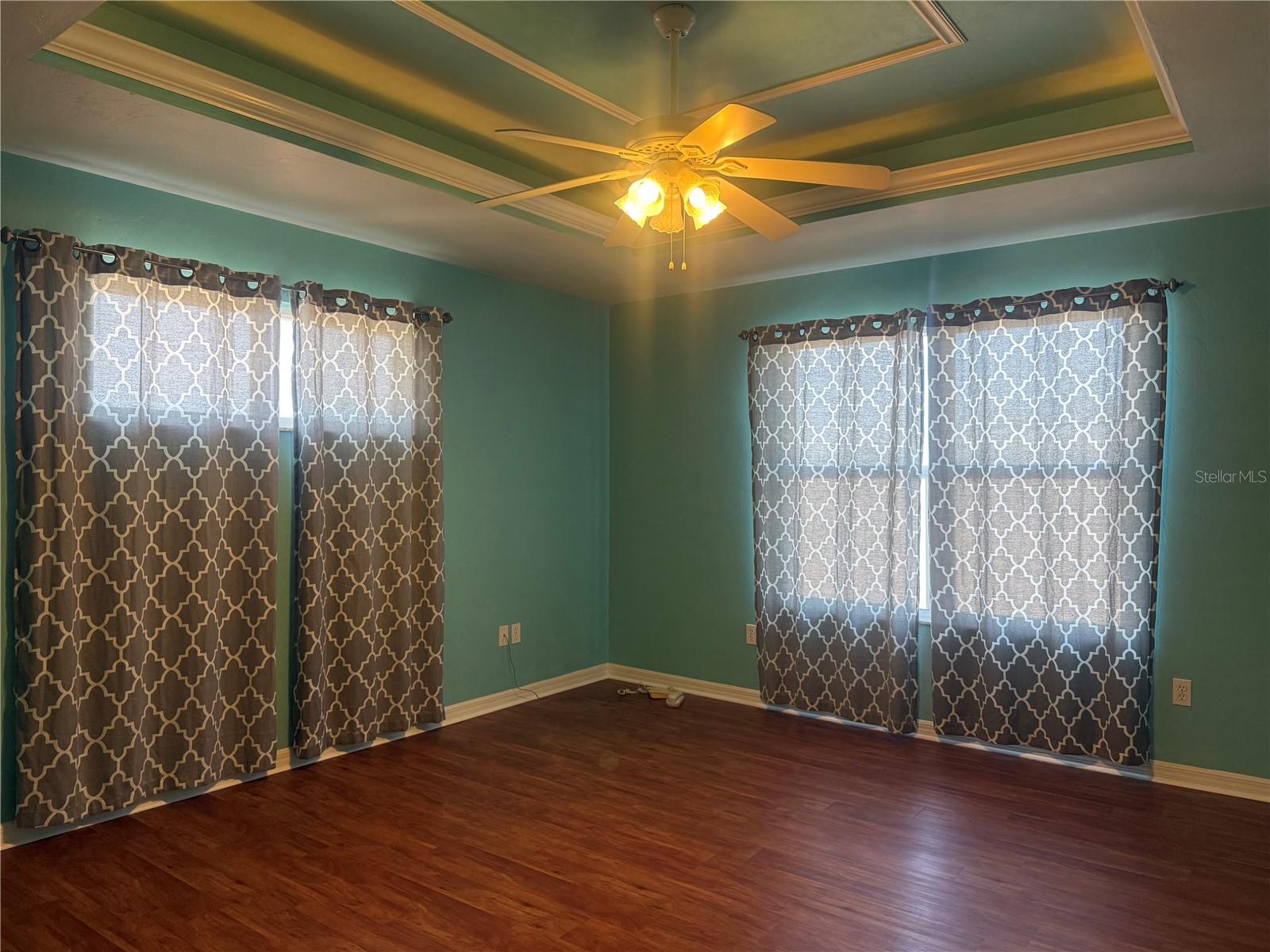 Image 7 of 14 For 10054 98 Avenue