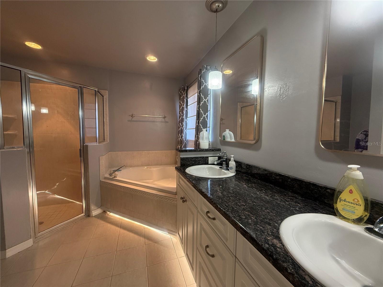 Image 8 of 14 For 10054 98 Avenue