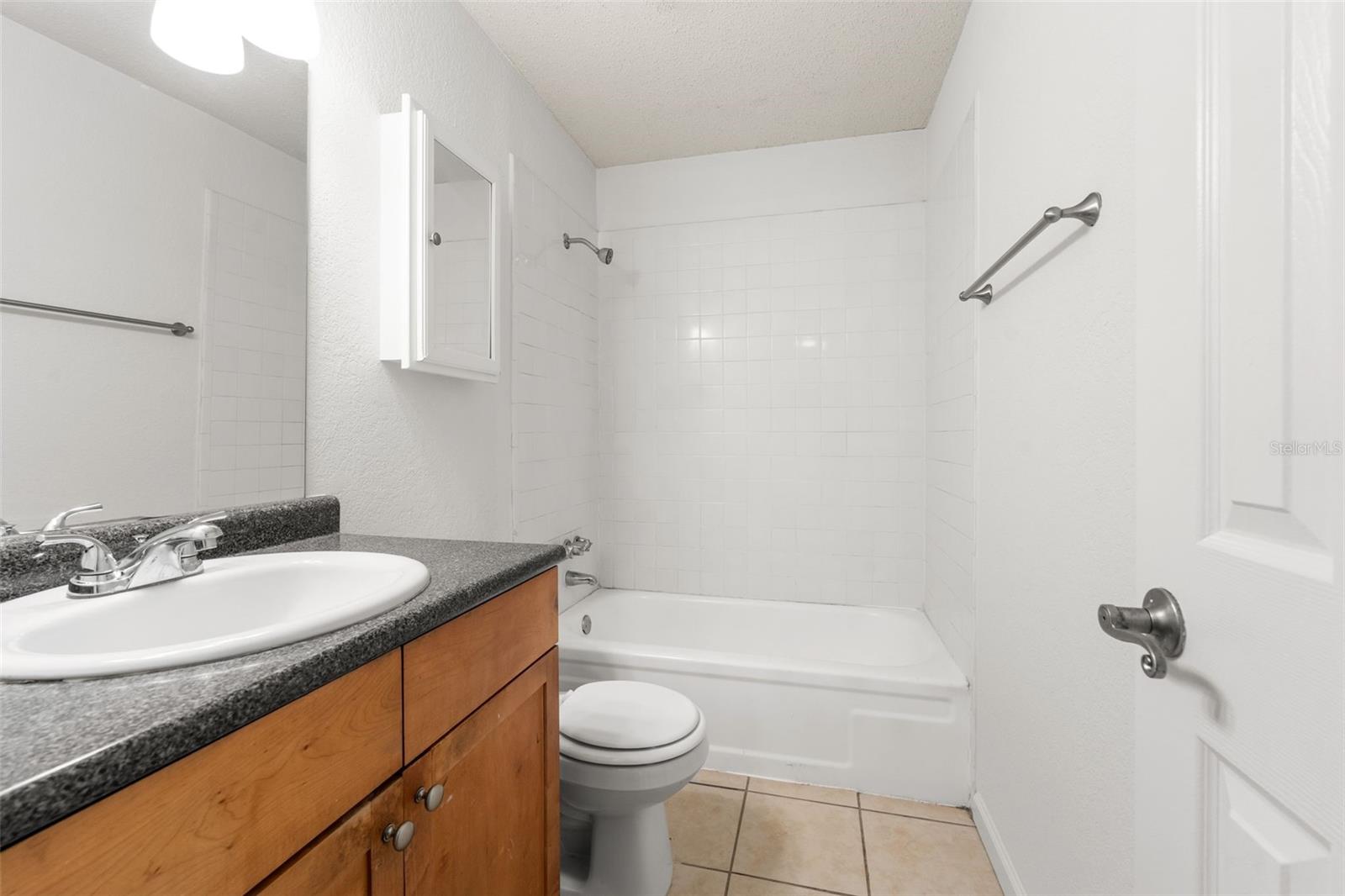 Image 21 of 28 For 1810 23 Boulevard 201