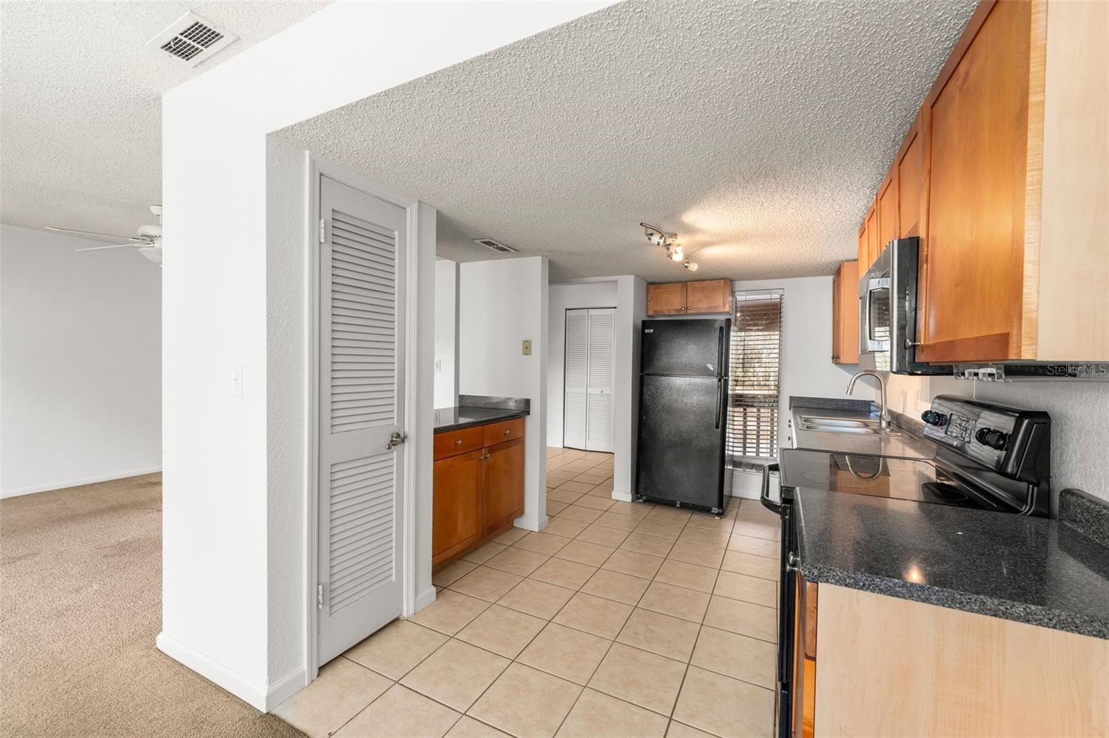 Image 4 of 28 For 1810 23 Boulevard 201